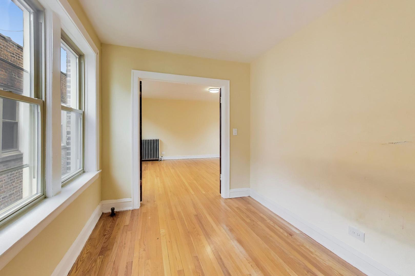 2221 East 68th Street Chicago IL 60649