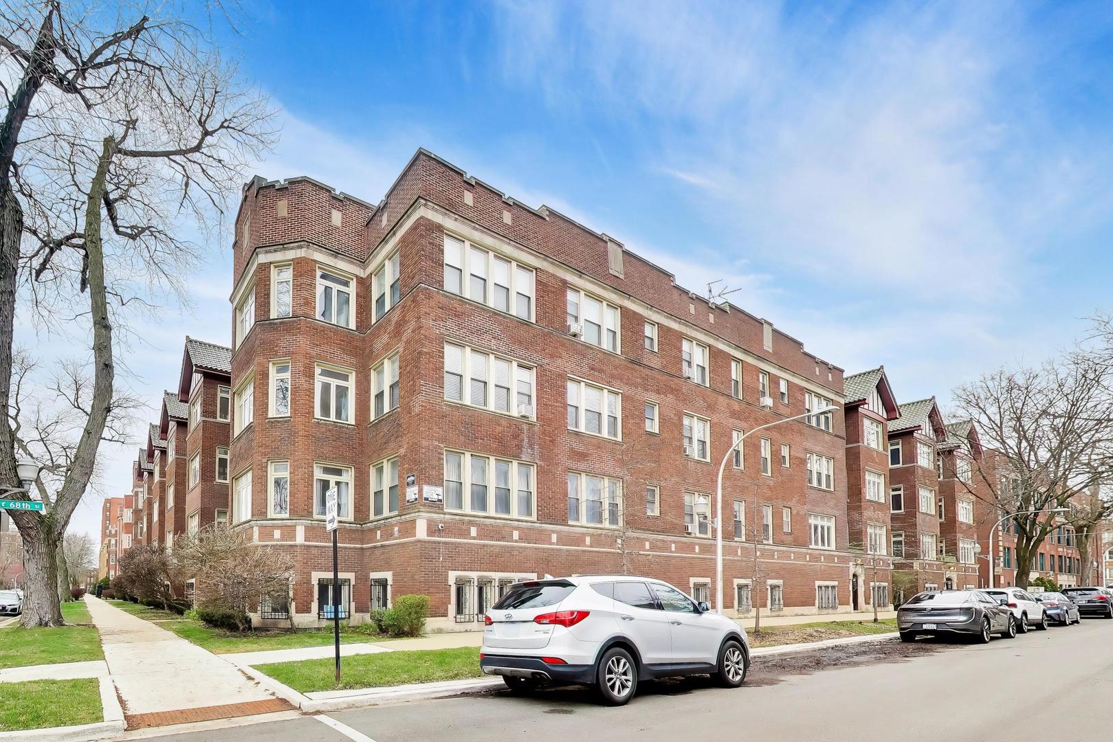 2221 East 68th Street Chicago IL 60649