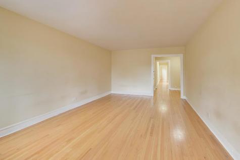 2221 East 68th Street Chicago IL 60649