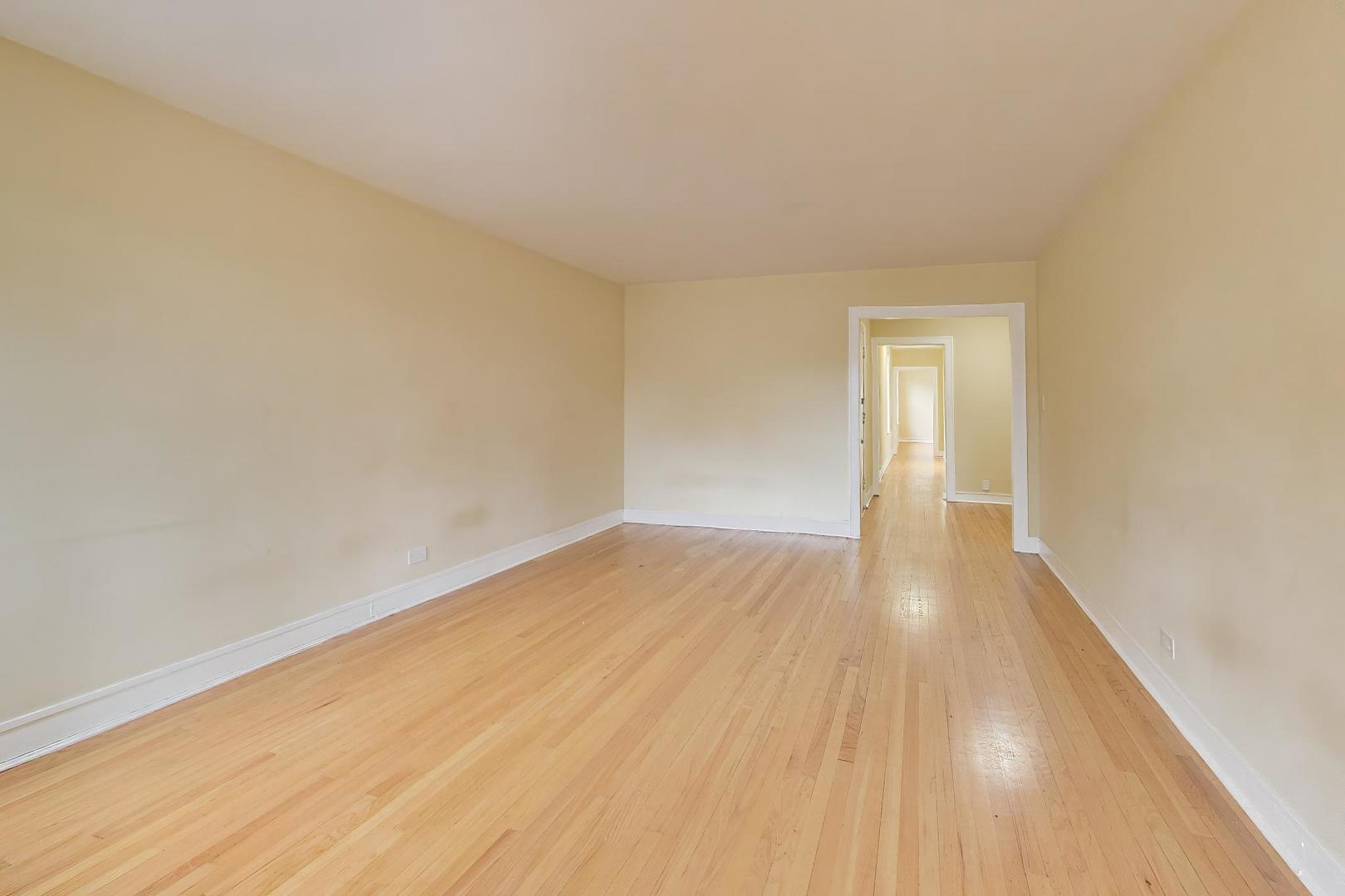 2221 East 68th Street Chicago IL 60649