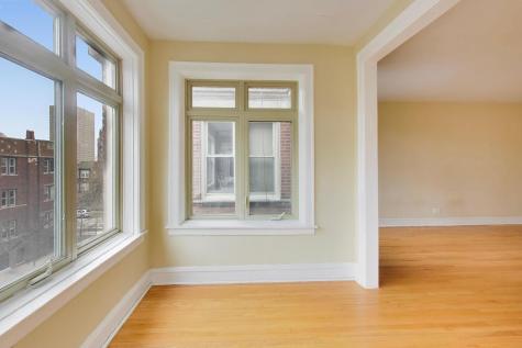2221 East 68th Street Chicago IL 60649