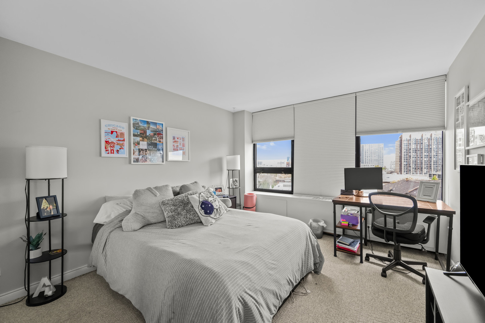3930 North Pine Grove Avenue Chicago IL 60613