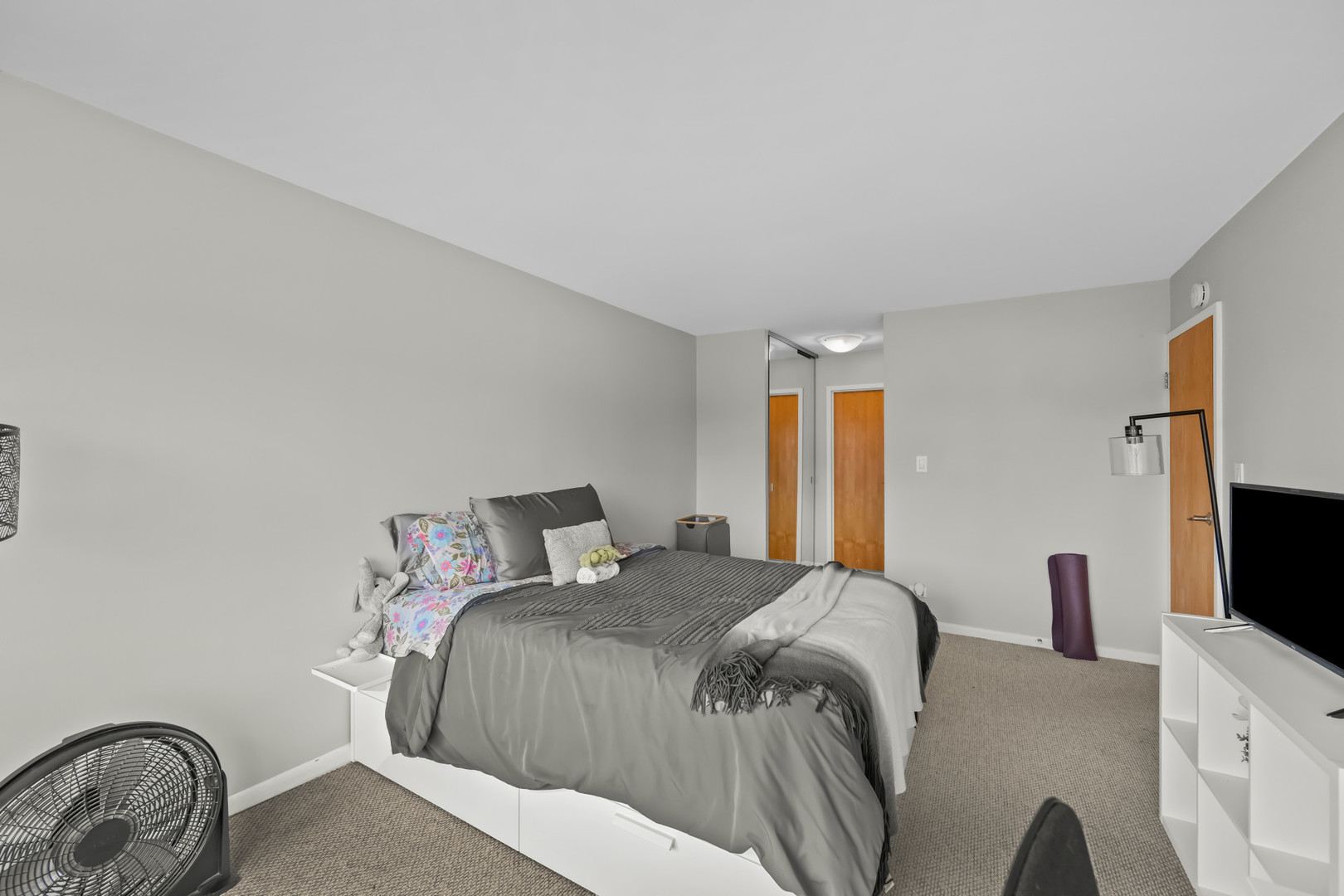 3930 North Pine Grove Avenue Chicago IL 60613