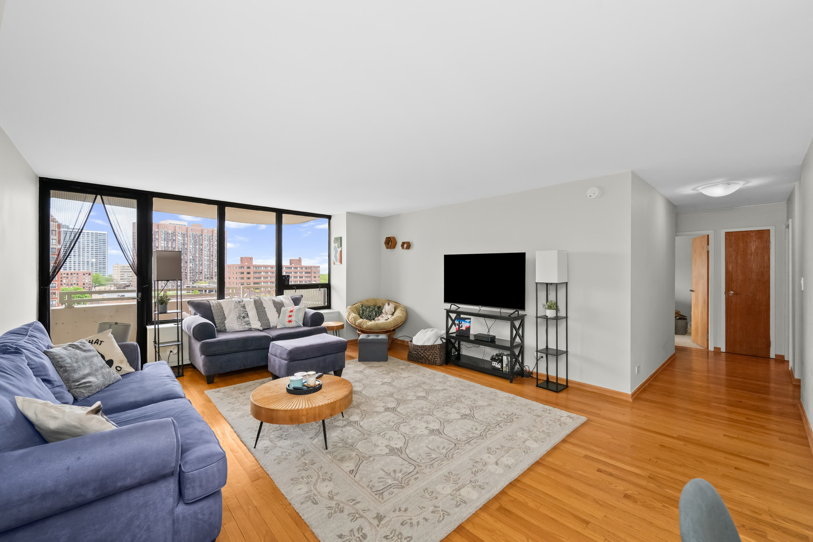 3930 North Pine Grove Avenue Chicago IL 60613