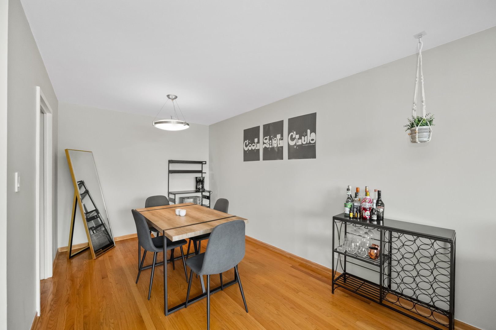 3930 North Pine Grove Avenue Chicago IL 60613