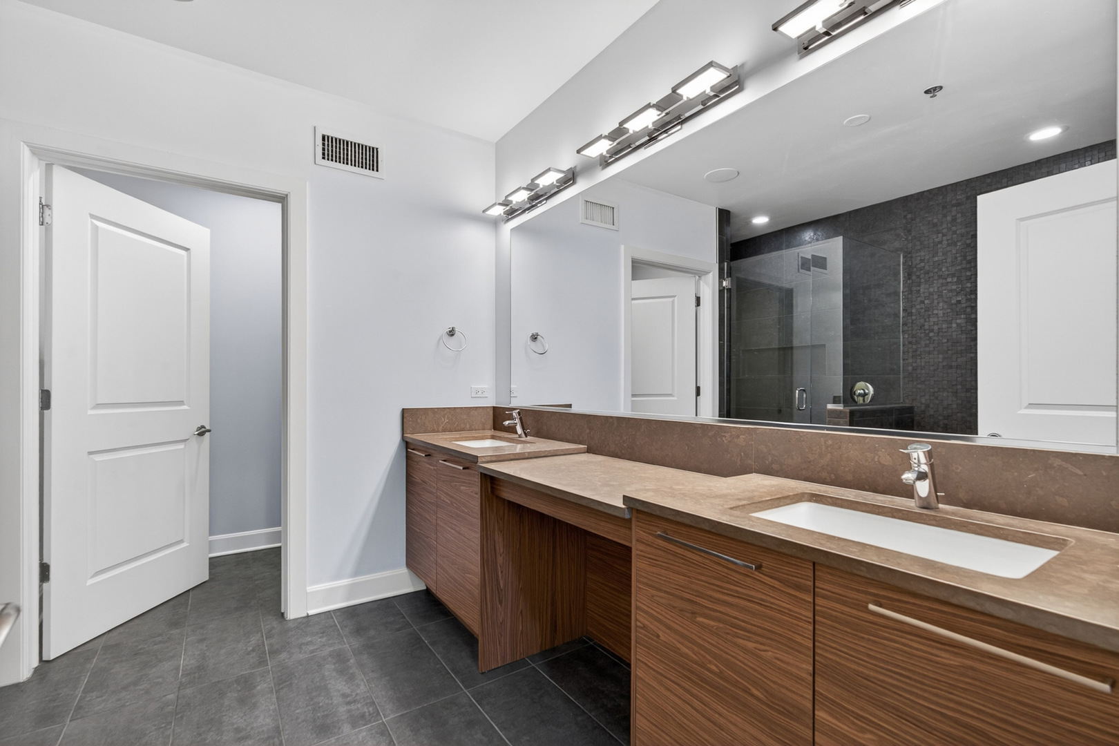 187 North Westshore Drive Chicago IL 60601