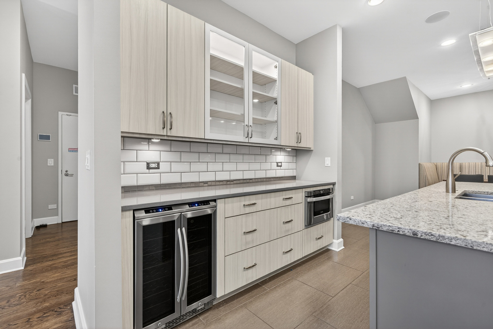 187 North Westshore Drive Chicago IL 60601