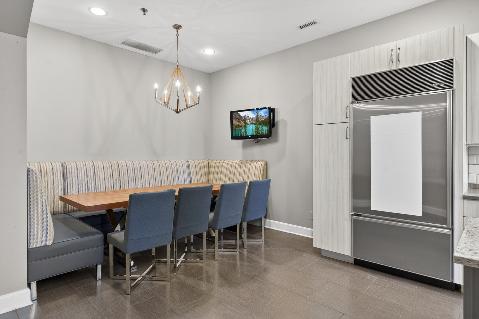 187 North Westshore Drive Chicago IL 60601