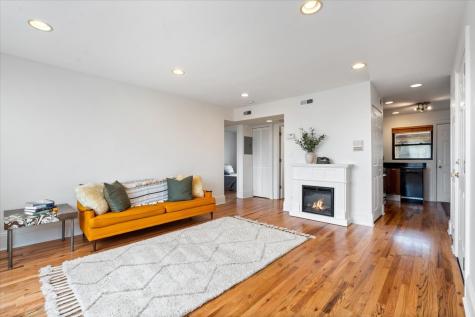 1353 West Fargo Avenue Chicago IL 60626