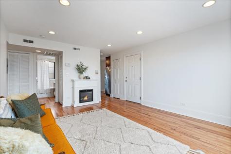 1353 West Fargo Avenue Chicago IL 60626