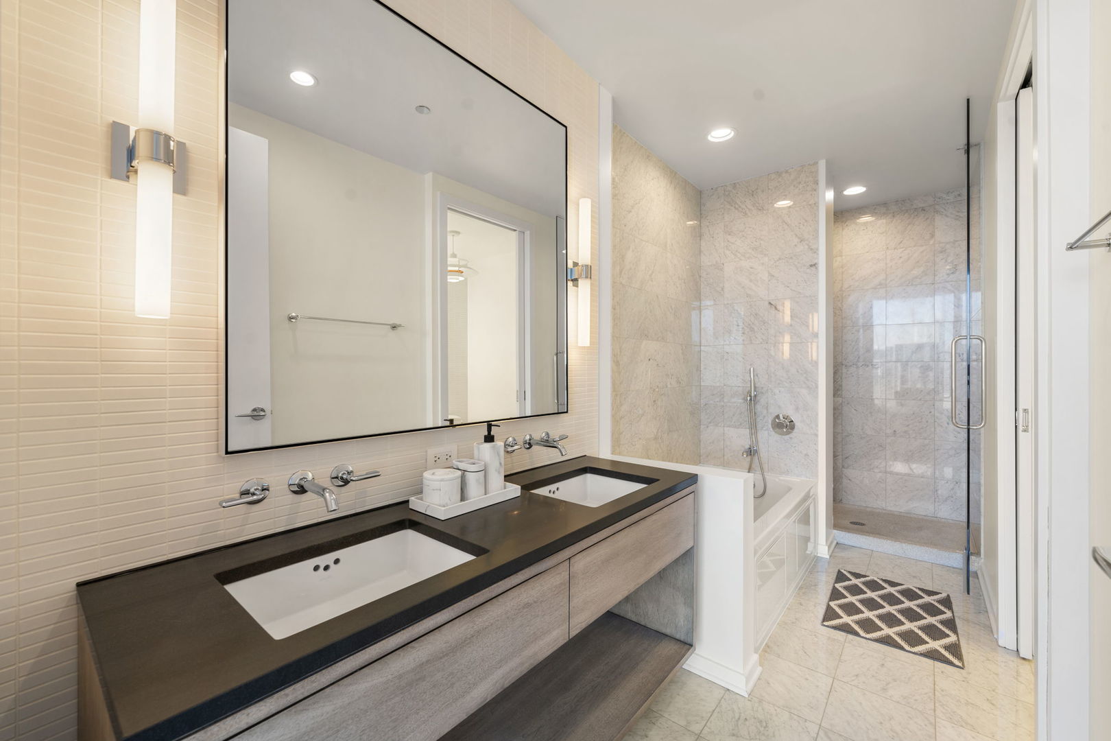 600 North Fairbanks Court Chicago IL 60611