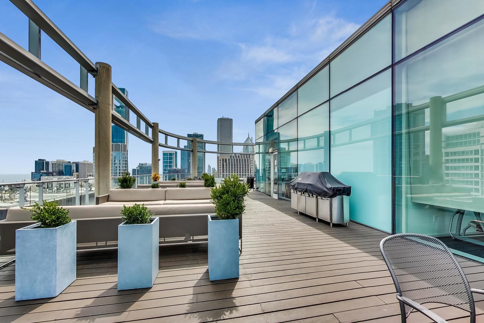 600 North Fairbanks Court Chicago IL 60611