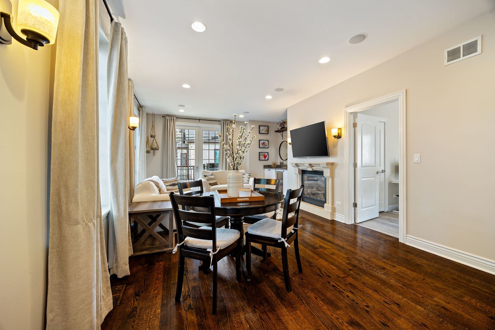 3435 West Belmont Avenue Chicago IL 60618