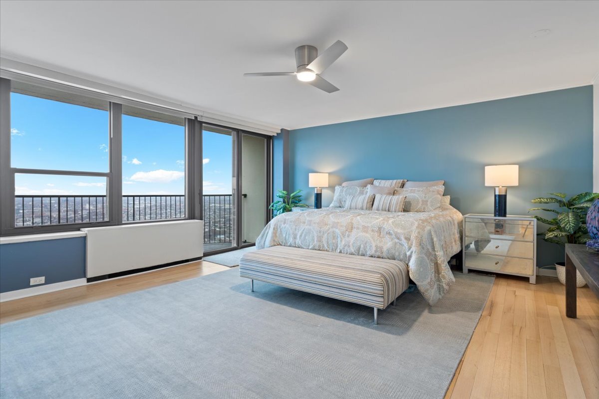 1560 North Sandburg Terrace Chicago IL 60610