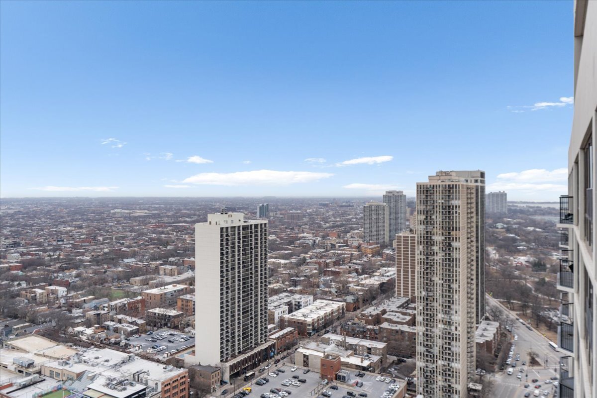 1560 North Sandburg Terrace Chicago IL 60610