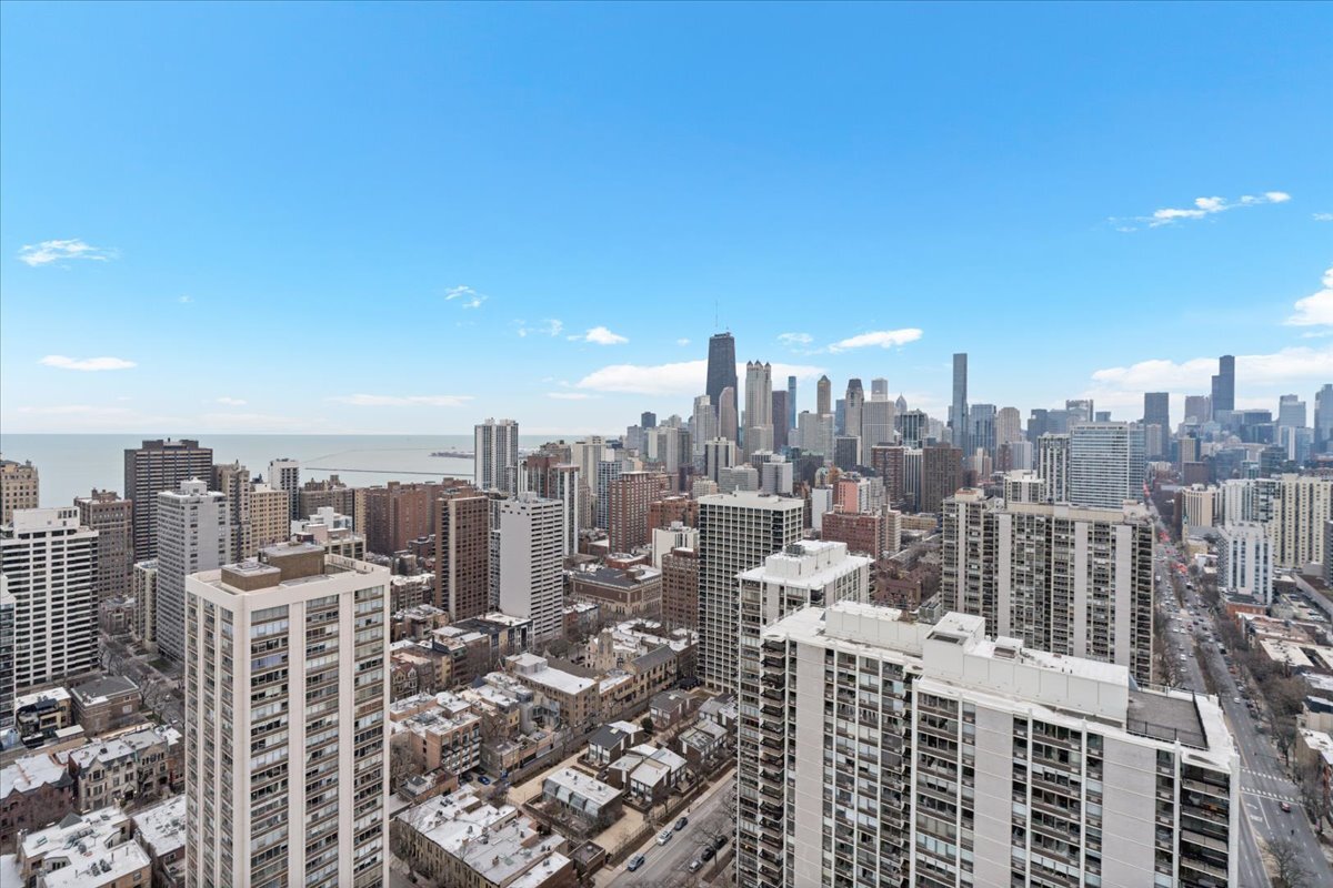 1560 North Sandburg Terrace Chicago IL 60610