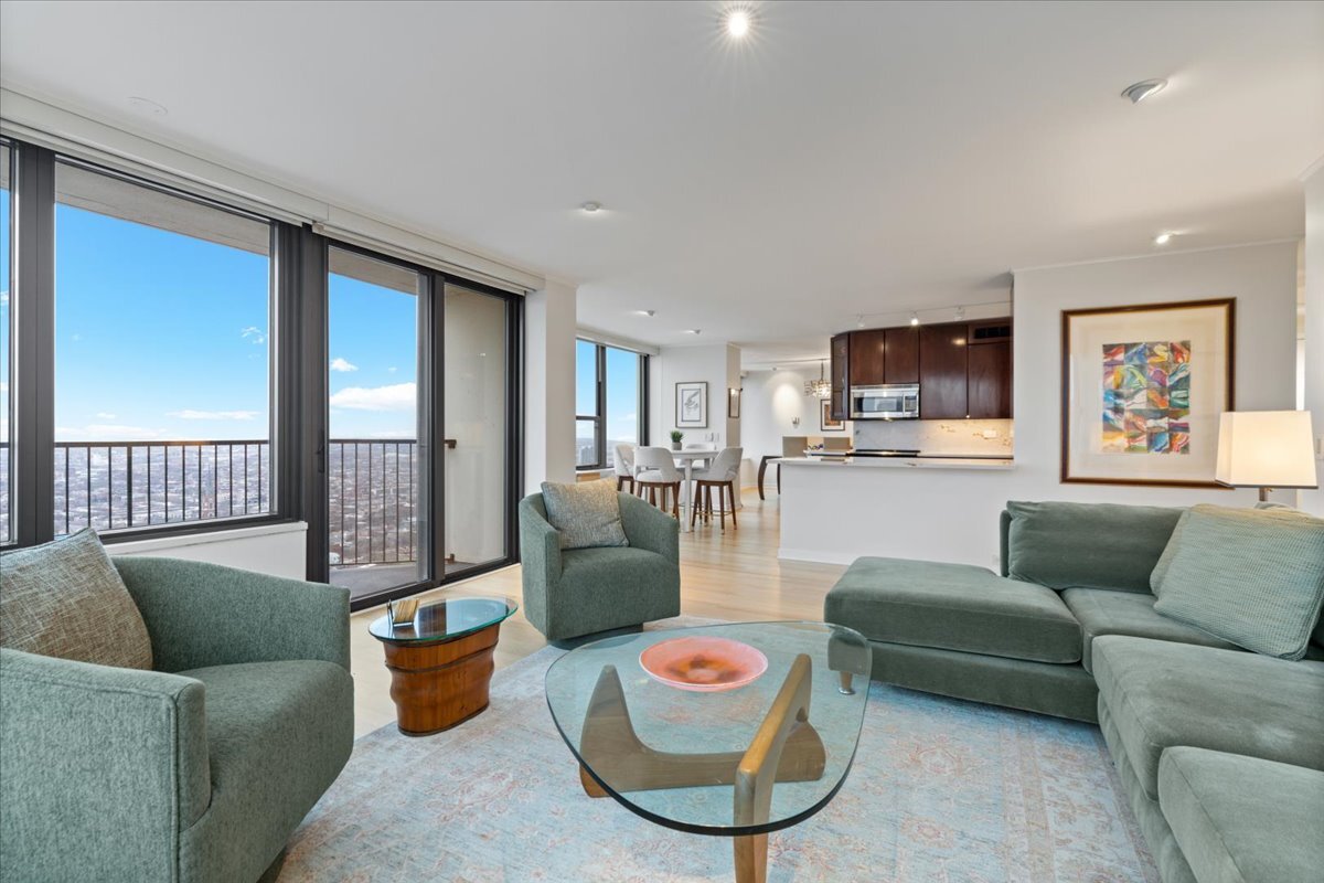 1560 North Sandburg Terrace Chicago IL 60610