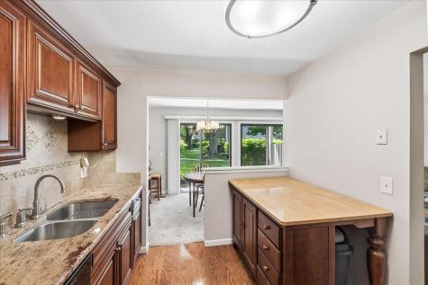 349 Newgate Court Schaumburg IL 60193