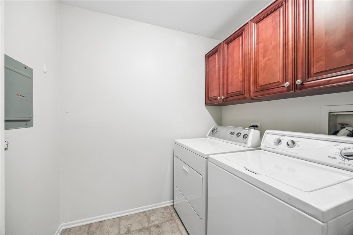 349 Newgate Court Schaumburg IL 60193