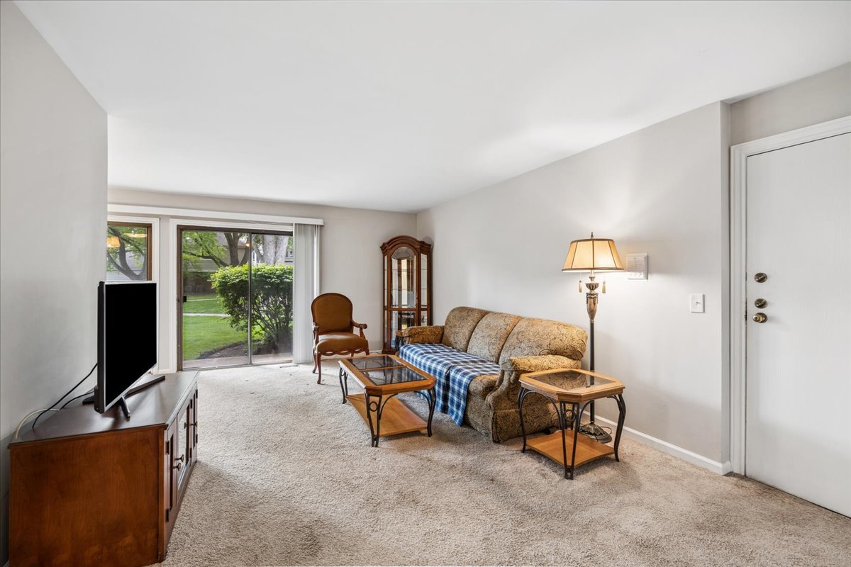 349 Newgate Court Schaumburg IL 60193