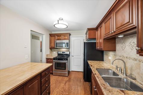 349 Newgate Court Schaumburg IL 60193