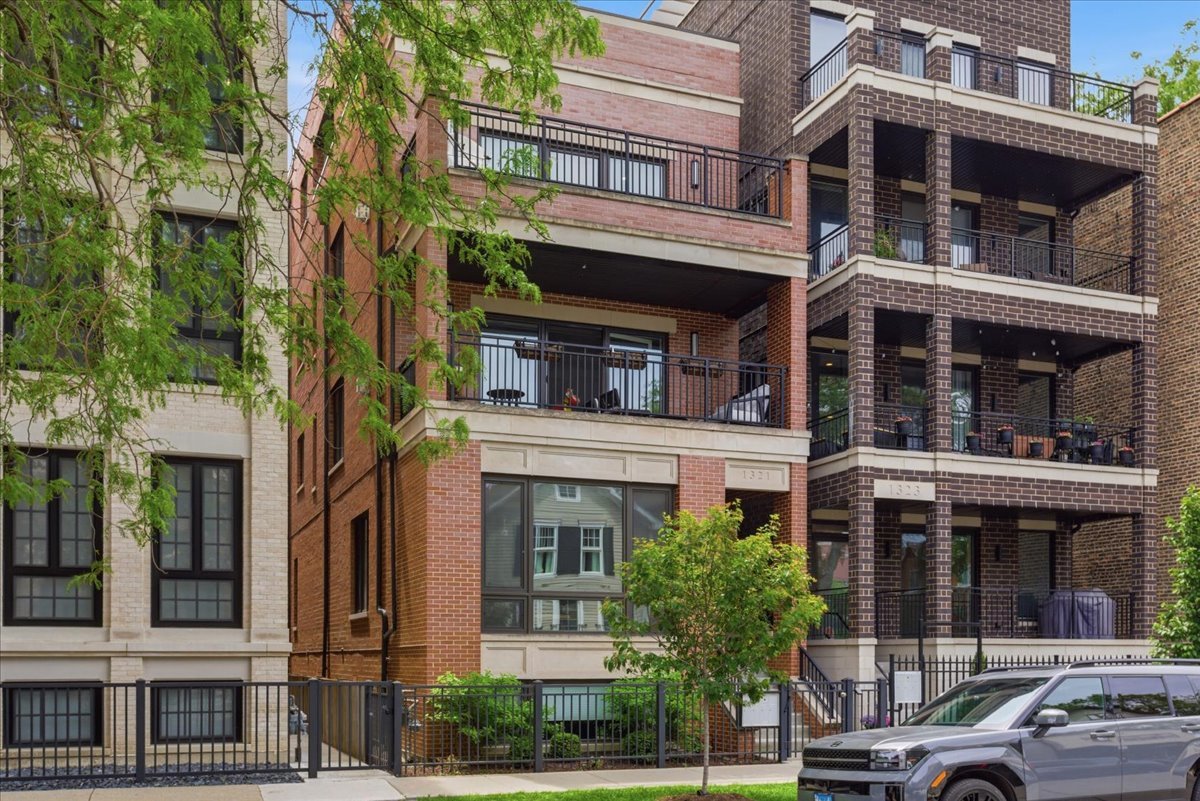 1321 West Wrightwood Avenue Chicago IL 60614