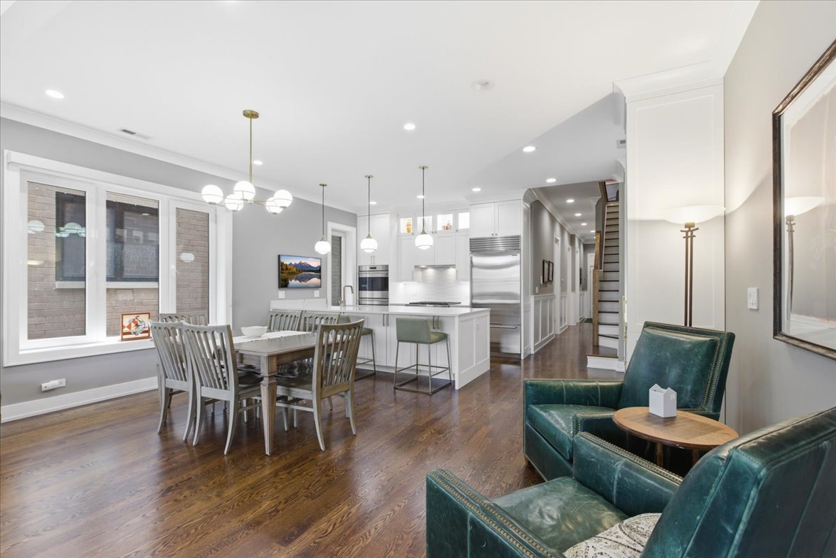 1321 West Wrightwood Avenue Chicago IL 60614
