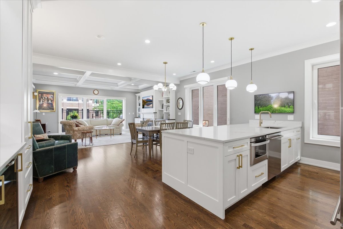 1321 West Wrightwood Avenue Chicago IL 60614