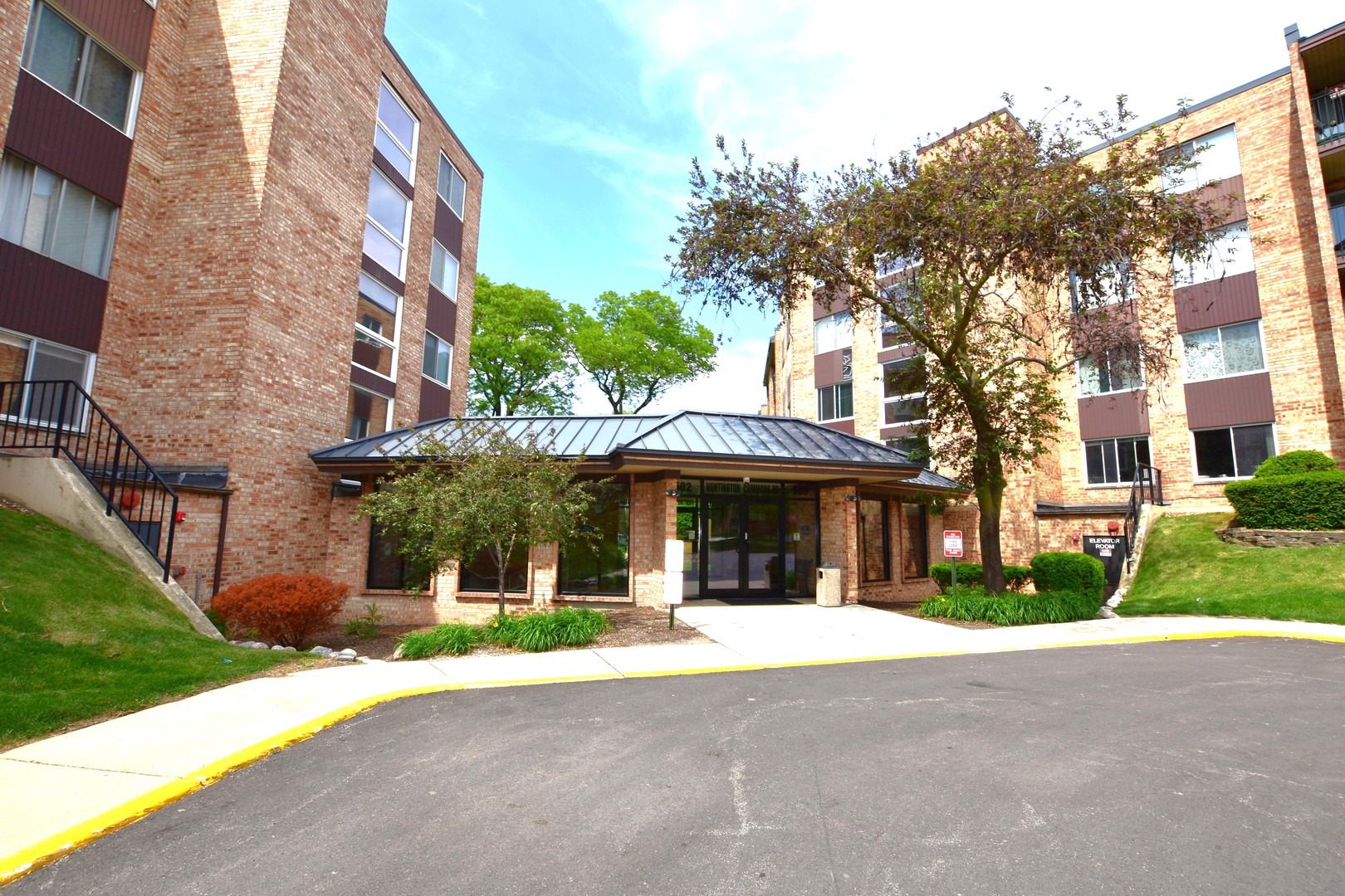 500 West Huntington Commons Road Mount Prospect IL 60056