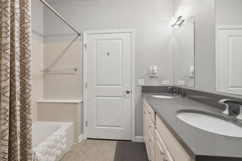 1124 Lake Street Oak Park IL 60301