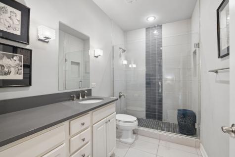 1124 Lake Street Oak Park IL 60301