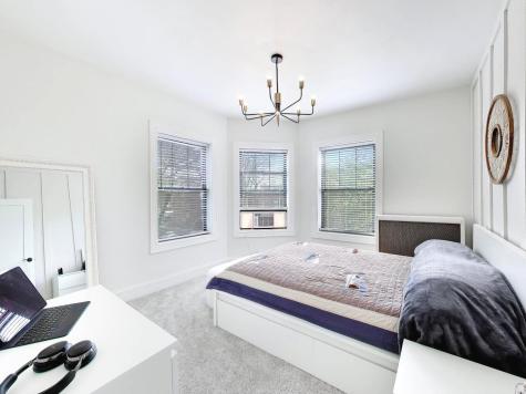 5465 South Ingleside Avenue Chicago IL 60615