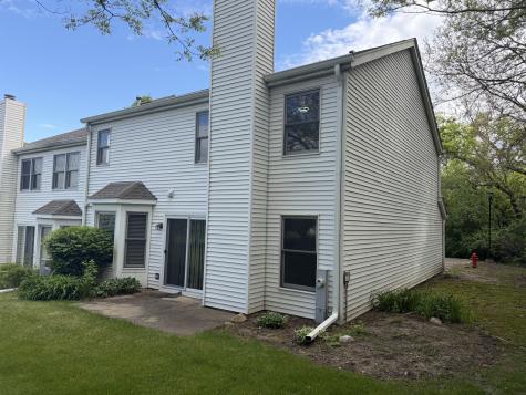 414 Spring Court W Carpentersville IL 60110