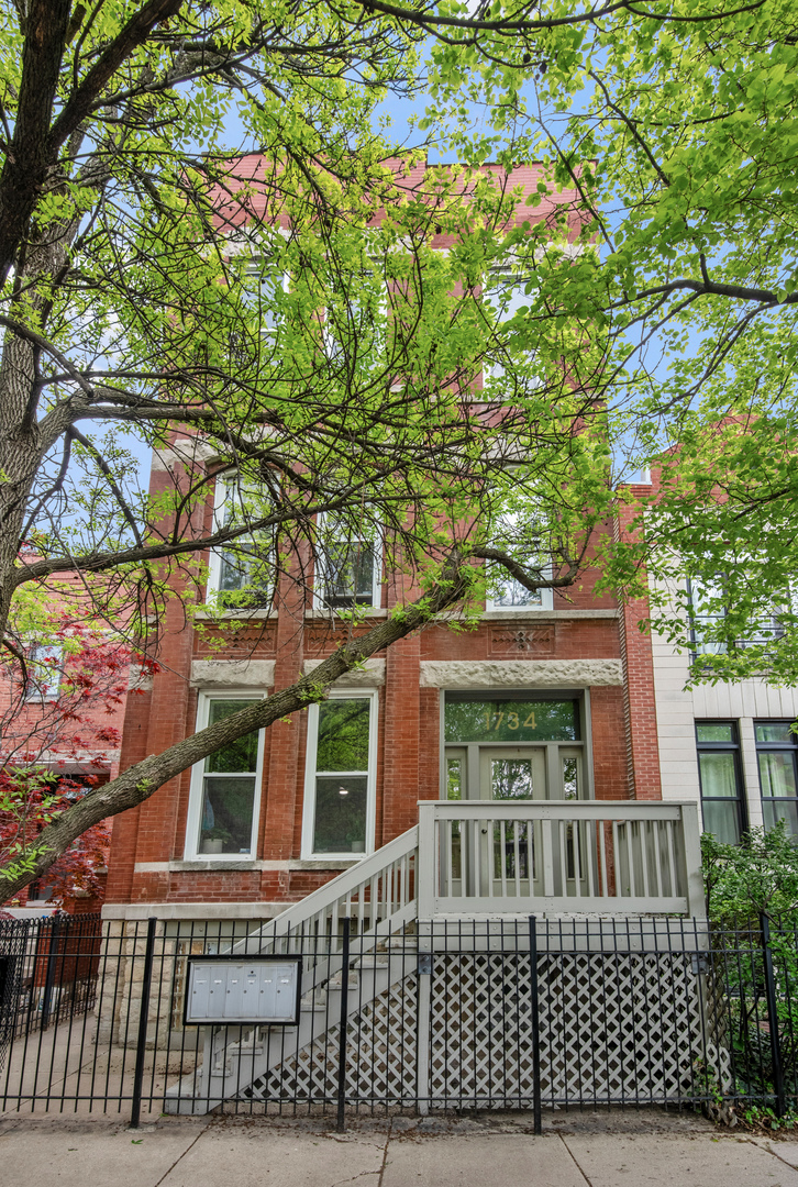 1734 West Ohio Street Chicago IL 60622