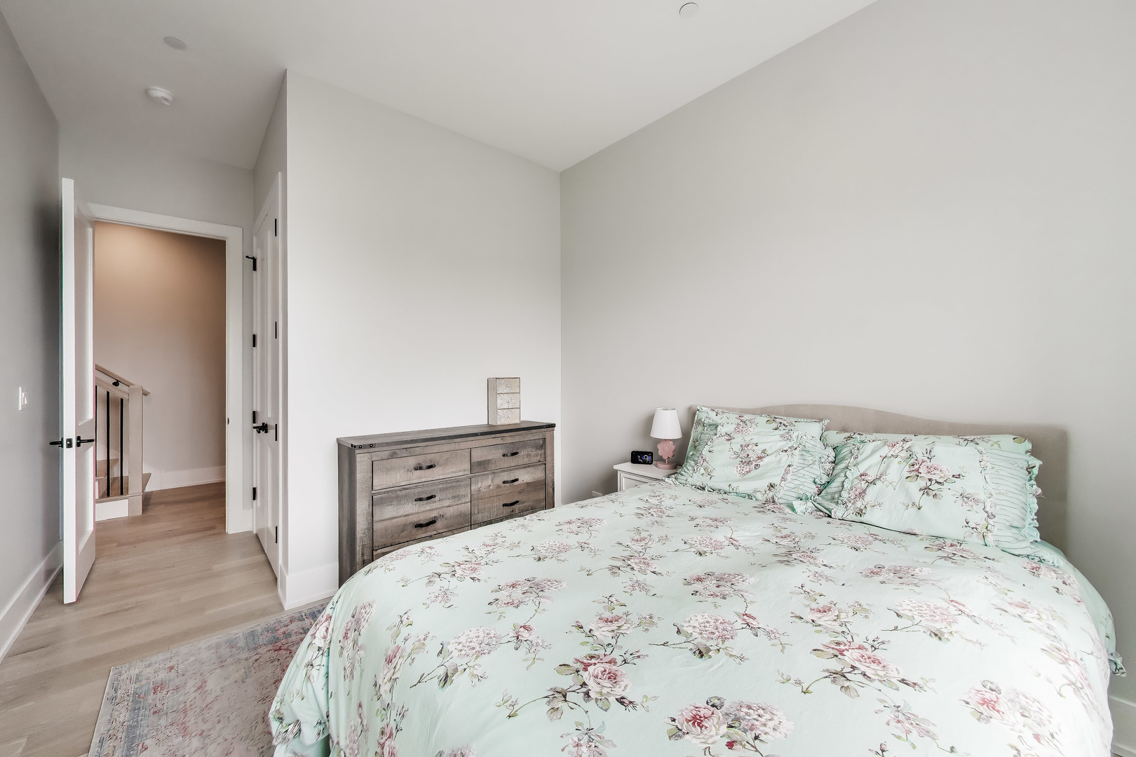 5042 North Western Avenue Chicago IL 60625