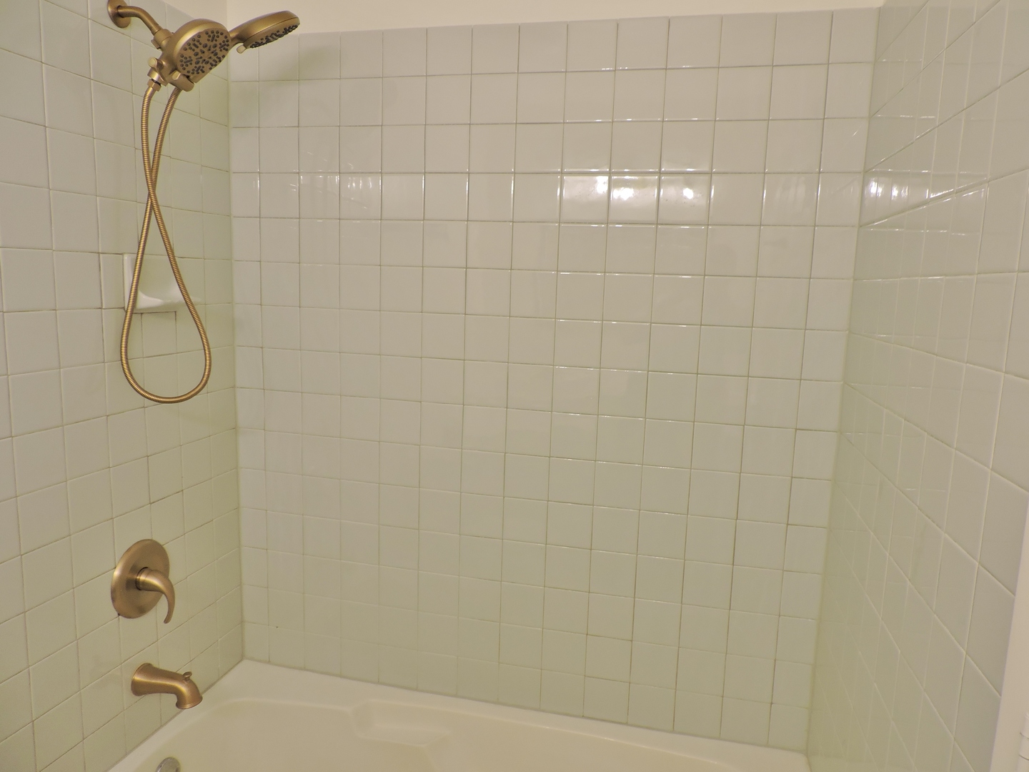 7037 South Oglesby Avenue Chicago IL 60649