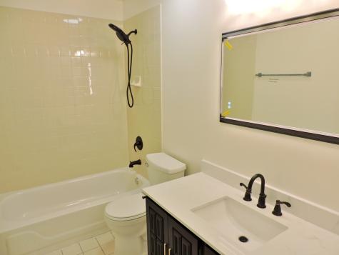 7037 South Oglesby Avenue Chicago IL 60649