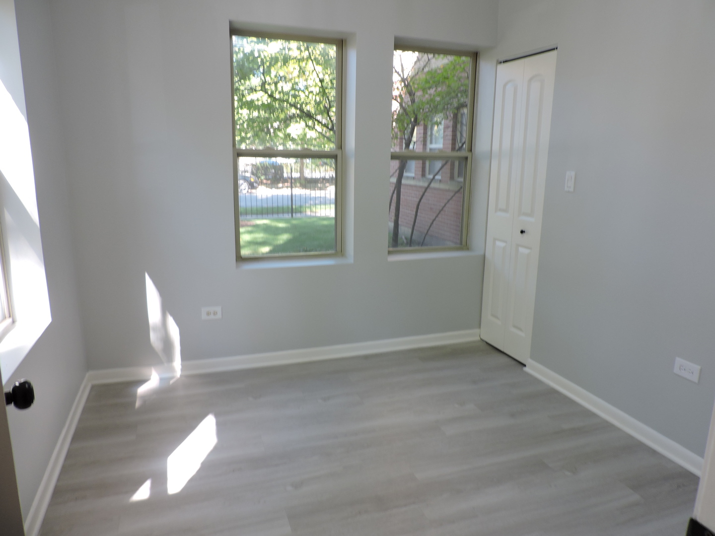 7037 South Oglesby Avenue Chicago IL 60649
