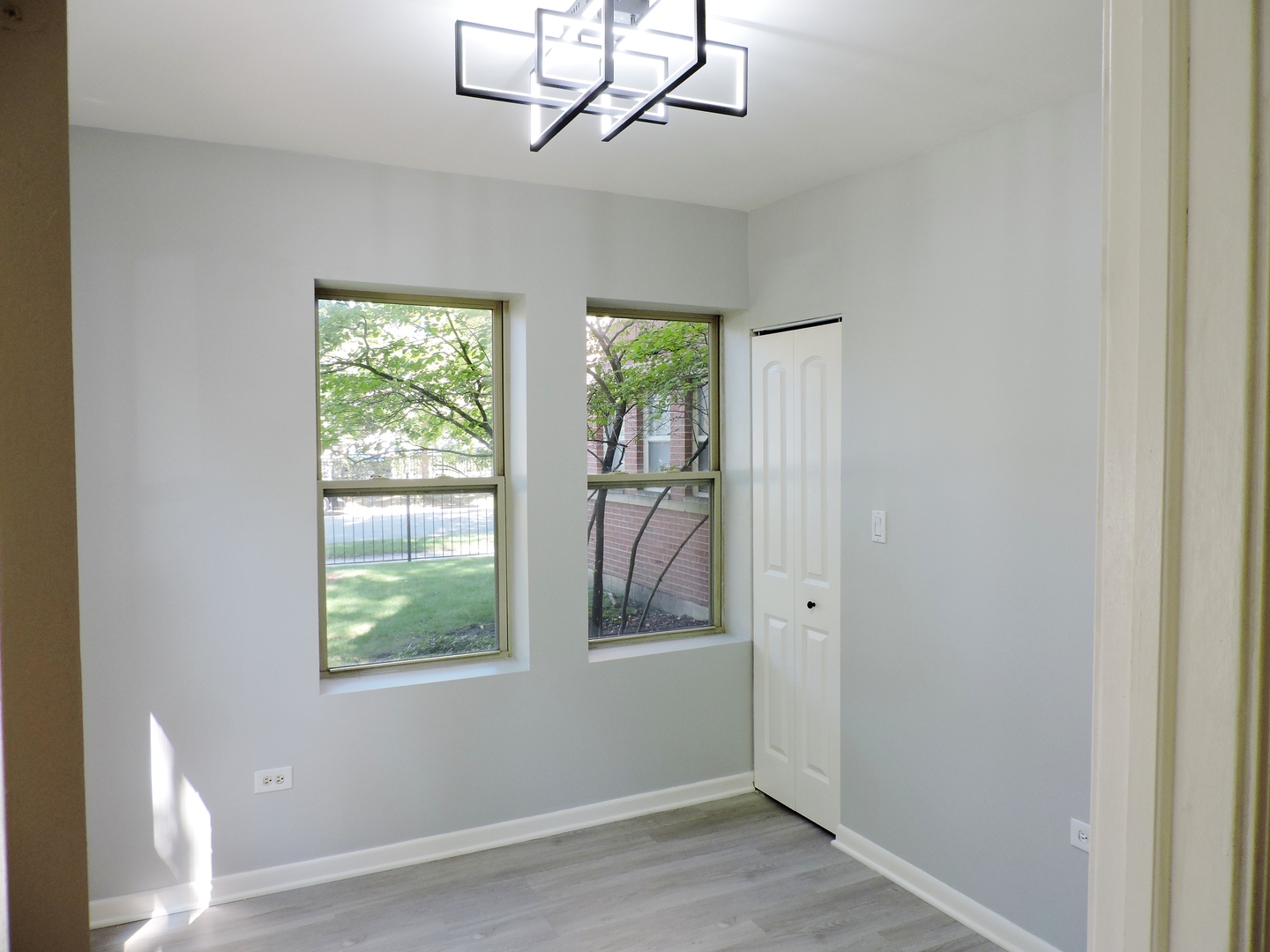 7037 South Oglesby Avenue Chicago IL 60649