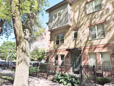7037 South Oglesby Avenue Chicago IL 60649