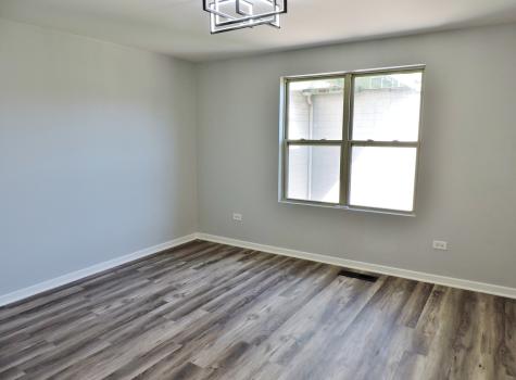 7037 South Oglesby Avenue Chicago IL 60649