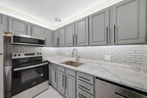 645 Grove Drive Buffalo Grove IL 60089