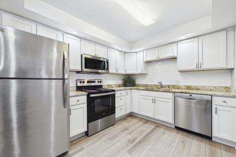13000 West Heiden Circle Lake Bluff IL 60044