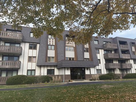13000 West Heiden Circle Lake Bluff IL 60044