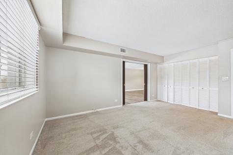 13000 West Heiden Circle Lake Bluff IL 60044