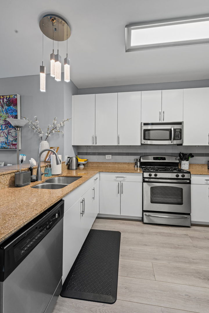 757 North Orleans Street Chicago IL 60654