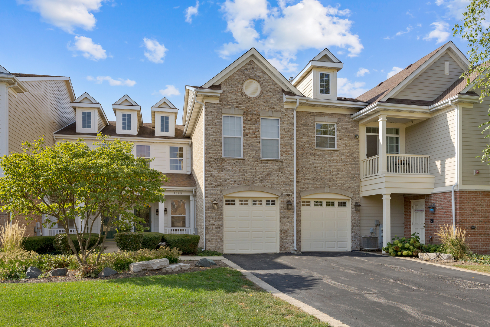 1385 Scarboro Road Schaumburg IL 60193