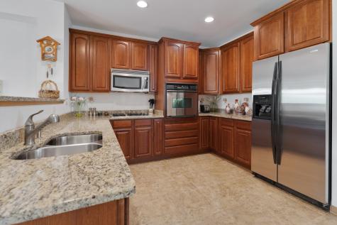 1385 Scarboro Road Schaumburg IL 60193