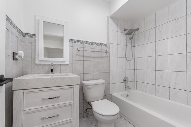 1511 West Birchwood Avenue Chicago IL 60626