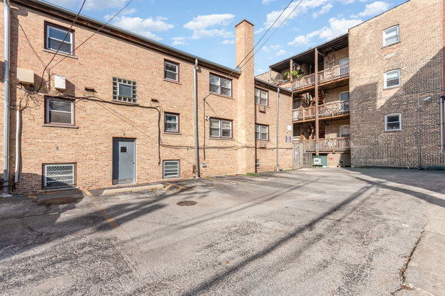 1511 West Birchwood Avenue Chicago IL 60626